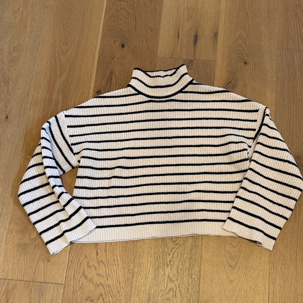 Women’s Sanctuary Boxy Sweater- XS